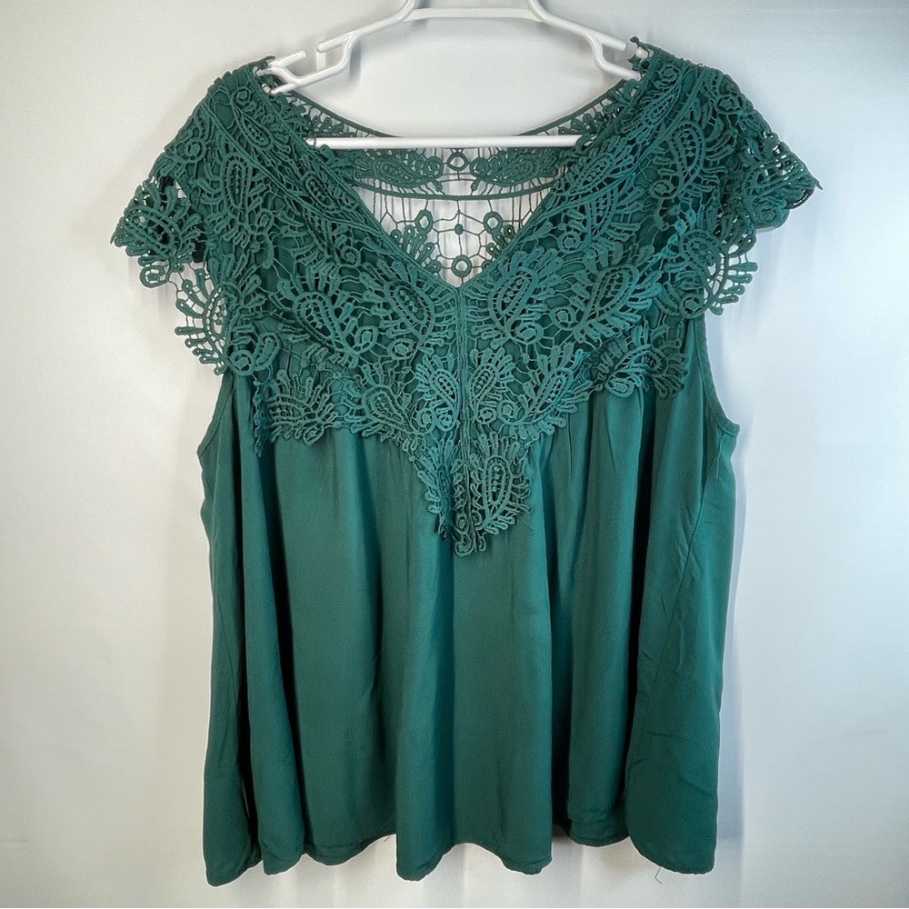 Monroe & Main Green Lace Top